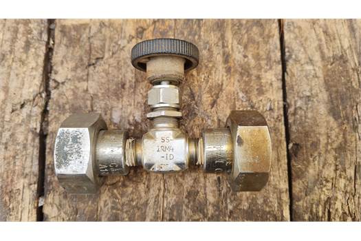 Swagelok SS-1RM4-ID needle valve